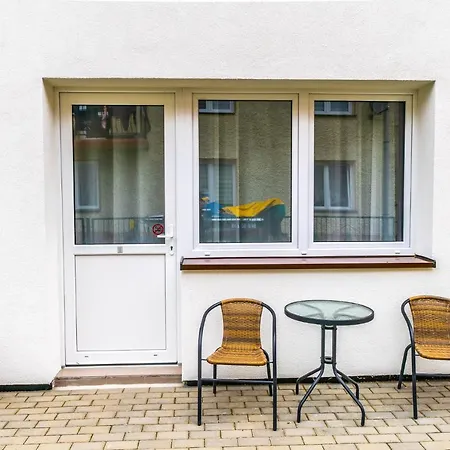 Arka - Z Osobnymi Wejsciami Na Parterze