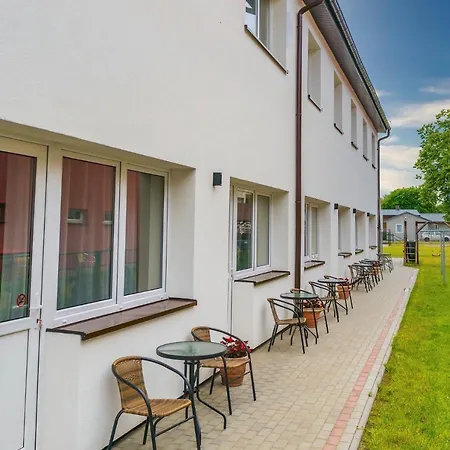 Arka - Z Osobnymi Wejsciami Na Parterze Pensión