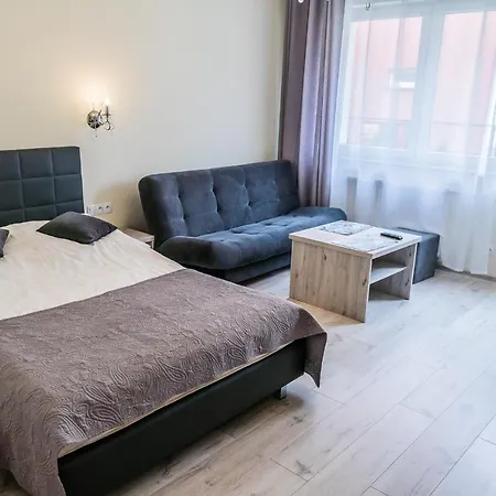 Arka - Z Osobnymi Wejsciami Na Parterze Międzywodzie