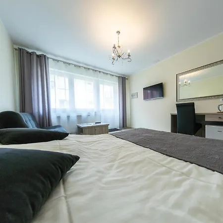 Arka - Z Osobnymi Wejsciami Na Parterze 3*