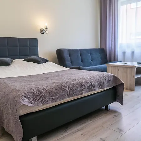 Arka - Z Osobnymi Wejsciami Na Parterze Konukevi