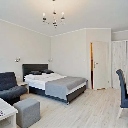 Arka - Z Osobnymi Wejsciami Na Parterze 3*