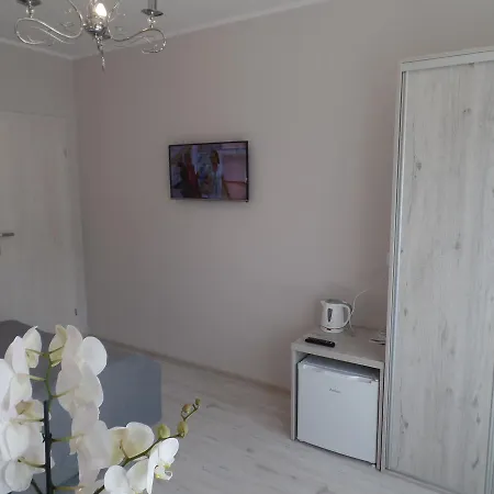 Arka - Z Osobnymi Wejsciami Na Parterze