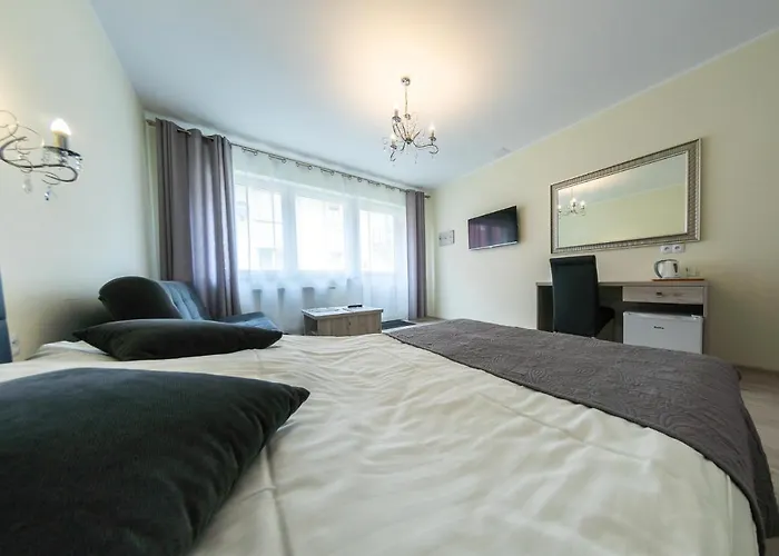 Arka - Z Osobnymi Wejsciami Na Parterze 3*