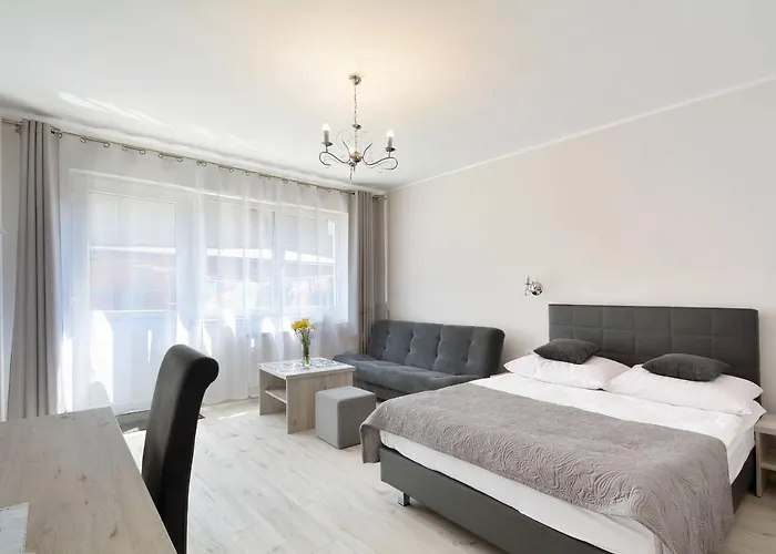 Arka - Z Osobnymi Wejsciami Na Parterze 3*