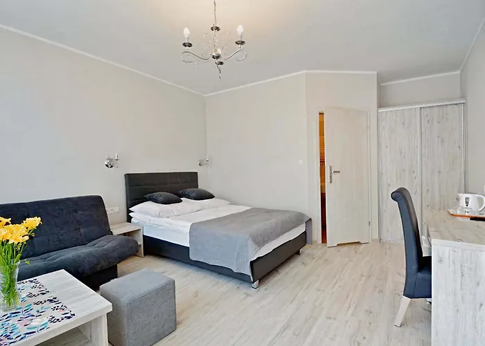 Arka - Z Osobnymi Wejsciami Na Parterze 3*